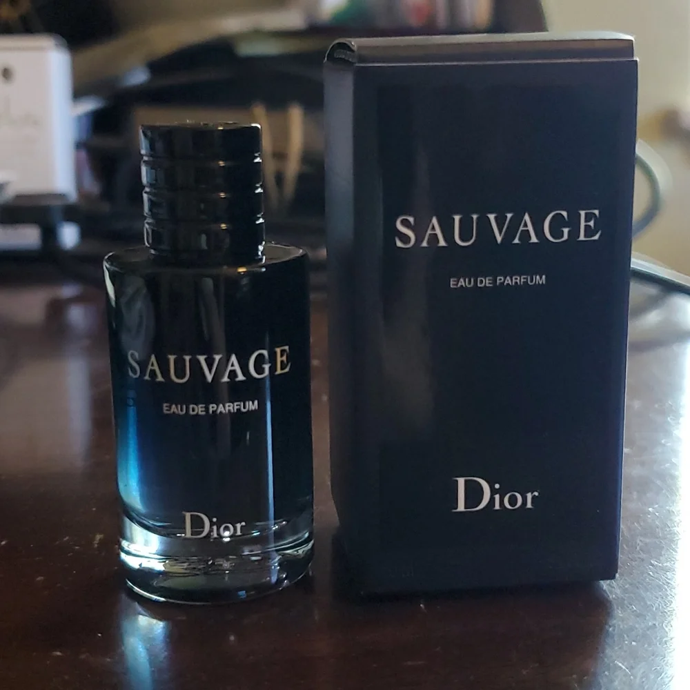 Christian Dior Sauvage Eau de Parfum Mini - Picture 1 of 3